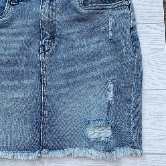 NWT KENDALL + KYLIE DENIM JEAN MINI SKIRT - Picture 3 of 13